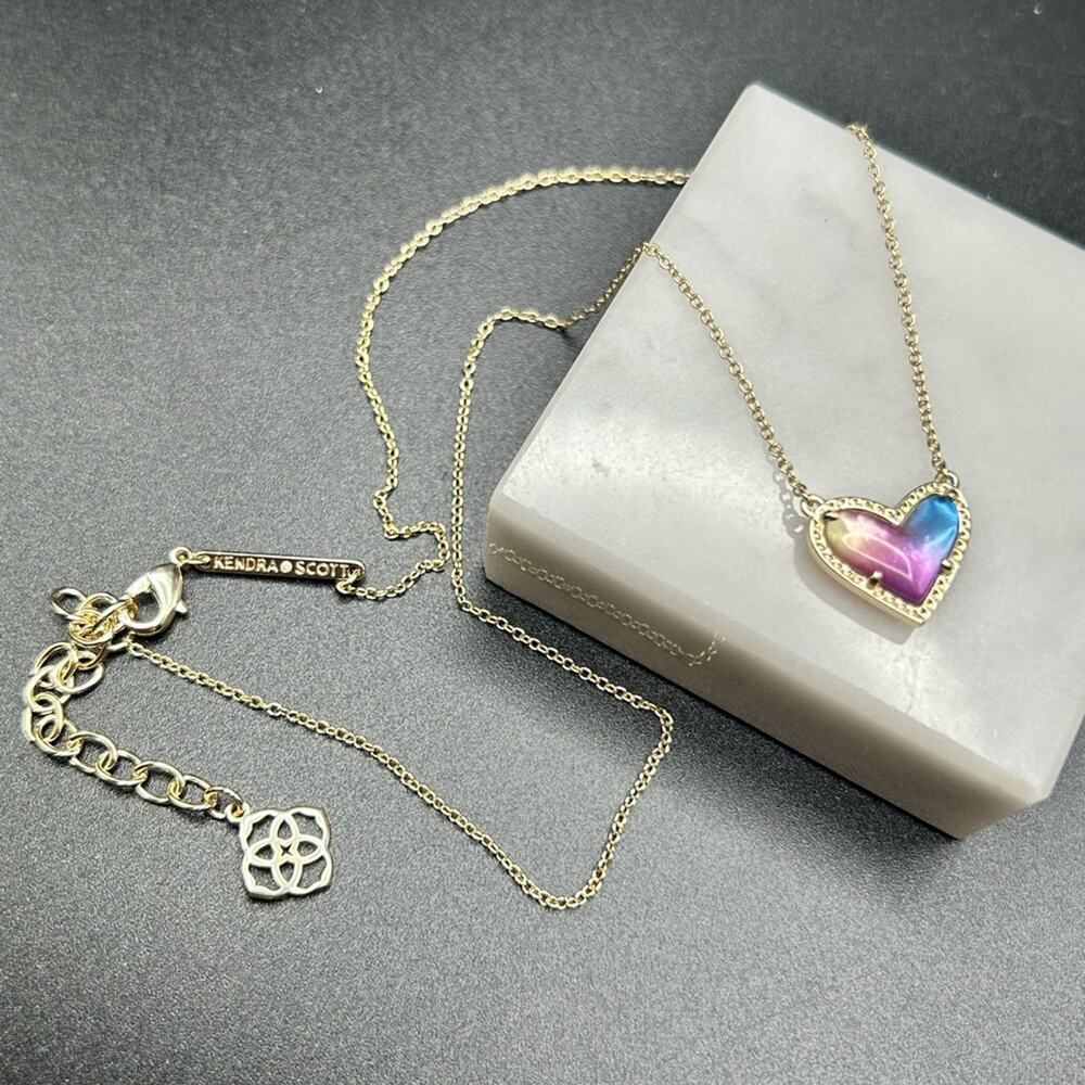 Kendra Scott Ari Heart Gold Pendant necklace watercolor illusion stone #H31